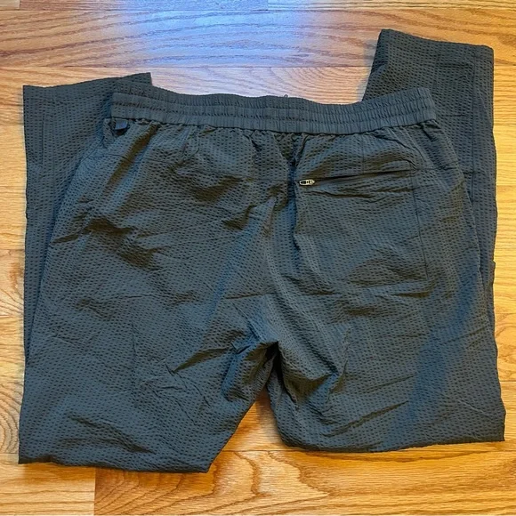 Lululemon bowline pants in olive green size XL